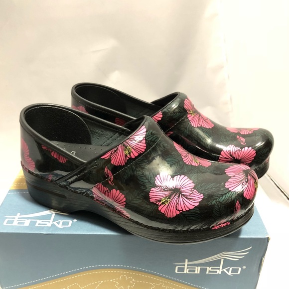 New Dansko Women's Pro Pink Hibiscus Patent Clogs - Picture 2 of 5